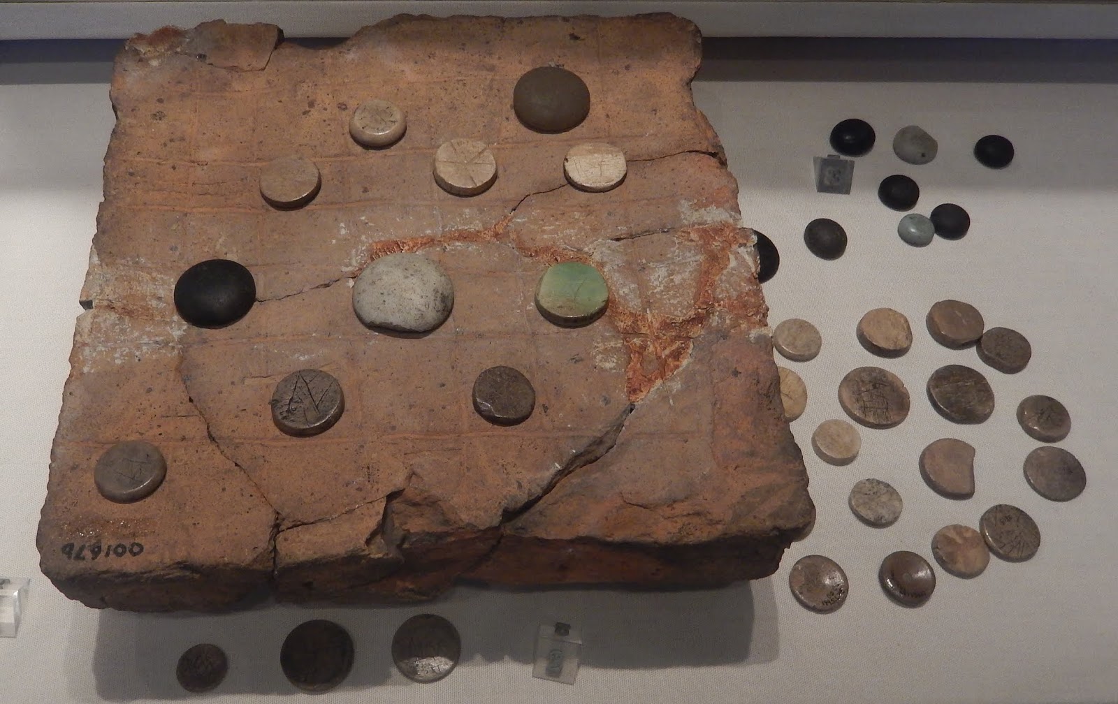 Roman_board_game_from_Silchester