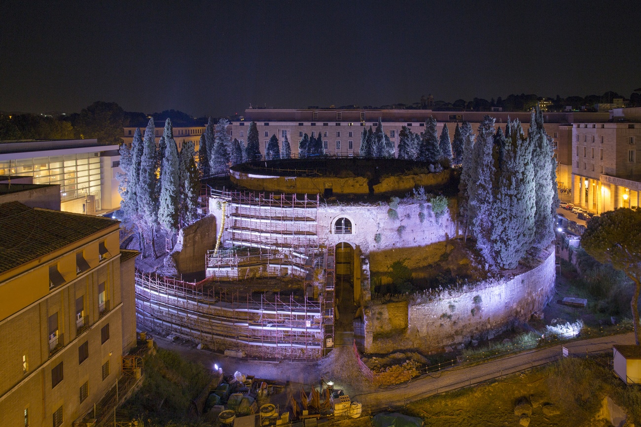 Rinascita-del-Mausoleo-di-Augusto-Roma-Capitale-e-Fondazione-TIM-notturno